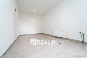 Na prodej obchodní prostor o velikosti 832m2 v centru Karvin - 6
