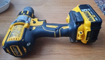 Akuvrtačky Dewalt DCD995 + DCD710 s nabíječkou - 6