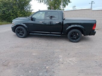 Dodge Ram Big Horn 5.7 Hemi - 6