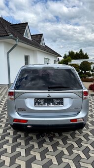 MITSUBISHI OUTLANDER 2.0i 110kw 100000 Km - 6