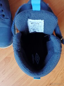 Prodám vyteplené, kotníkové boty zn. Umbro.vel.33 - 6