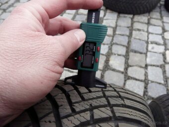 ZIMNÍ PNEU 195/65R15 NOKIAN , HANKOOK - 6