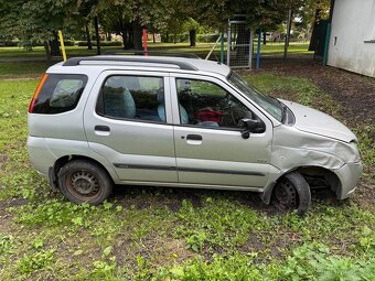 Suzuki Ignis 1,3 68 kw 2008 bourané - 6