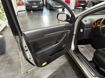 Toyota Avensis 1,8 i EXECUTIVE ČIDLA VÝHŘEV 2009 TOP STAV - 6