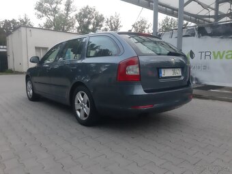 Škoda Octavia Combi II Facelift 2.0 TDI Navig. 2x sada pneu - 6