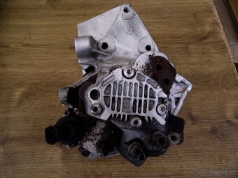 Renault Scénic , Mégane různé díly na motor. - 6