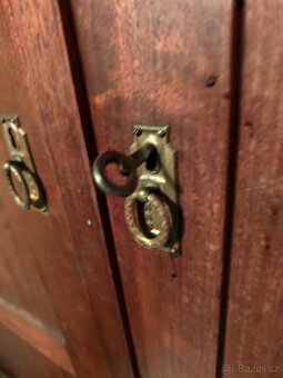 Starožitné skříně rok cca 1920 - 6
