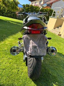 Suzuki GSX 1400 - 6