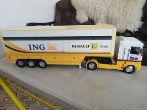 Kamion Renault  F1 Team 1:43 - 6