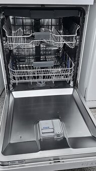 Myčka nádobí WHIRLPOOL, display, parní mytí, myčka Candy - 6