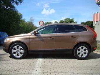 Volvo XC60 2.4 D5 4x4 AUTOMAT ČR - 6