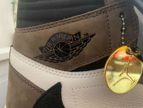 Nike Air Jordan 1 - 6