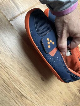 Barefoot boty a Tarmak 33, Hellys koloboty 33 - 6