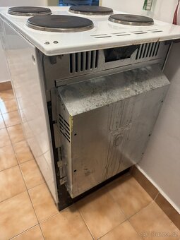 Elektrický sporák Mora 3302 - 6