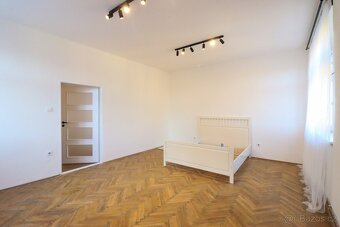 Pronájem bytu 3+kk, 81 m2 Křižíkova - 6