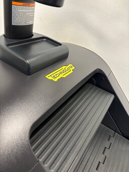 Technogym 1000 LED step - 6