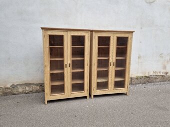 NÁDHERNÉ SMRKOVÉ KNIHOVNY-VITRÍNY PO RENOVACI - 6