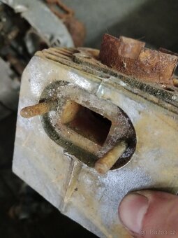 Rozebrány komplet motor pionýr na go. - 6
