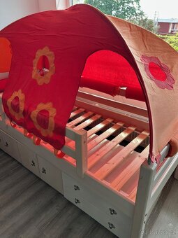 Postel z masivu zn. Domestav, 3 skříňky, domeček - 6