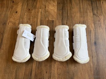 Podsedlova decka Eskadron bila VS - 6