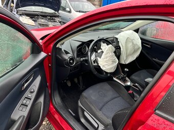 Mazda 2 1,5 55kw , r.v.2015 - 6