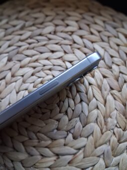 Apple iPhone 15 Pro 128GB, přírodní titan + doplňky - 6