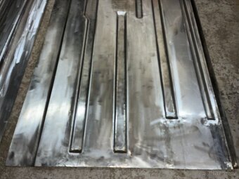 Podlaha Tatra 603 - 6