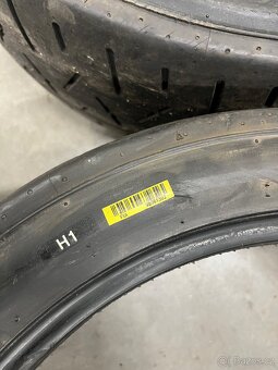 Slick 235/40r18 - 6