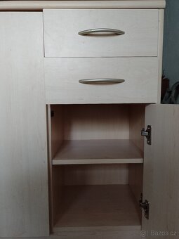 Dvě stejné komody - 6