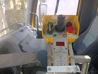 Prodám Renault kerax 6x4 - 6