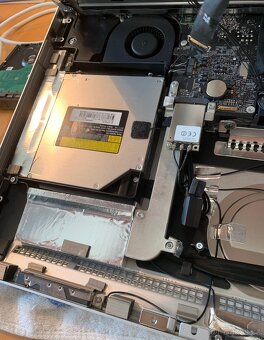 Apple iMAC 21.5 Model A1311. Funkční, bez HDD - 6