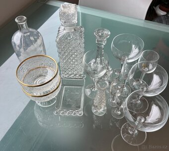 Retro skleněný set – karafy, misky, sklenky - 6
