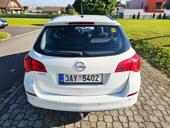 OPEL ASTRA J 2012 COMBI 1.6 + PLYN TAŽNÉ - 6