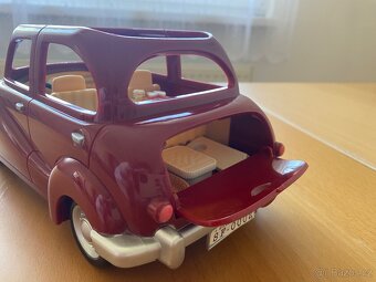 Sylvanian Families - Saloon Car - 6