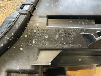 levé přední světlo LEXUS CT200h - 6