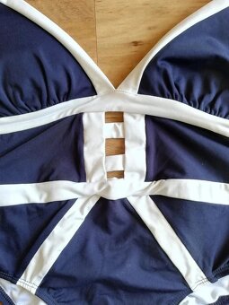 Anime - nádherné dívčí (dámské) jednodílné modrobílé plavky - 6