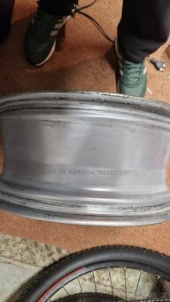 London 215 55 R17 - 6