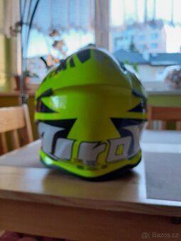 Prodám mx helmu AIROH - 6