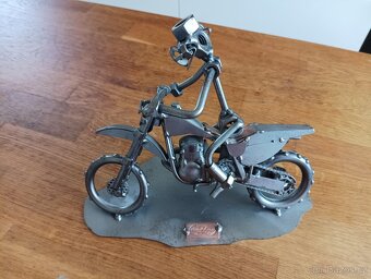 KOVOVÝ MODEL MOTOKROSOVÉHO JEZDCE NA MOTORCE HINZ & KUNST - 6