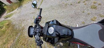 Honda CB 750 Hornet Rok 2023 najeto pouze 8900km - 6