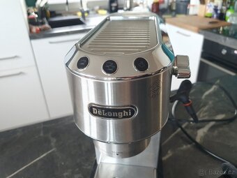 Pákový kávovar Delonghi Dedica EC680 - 6