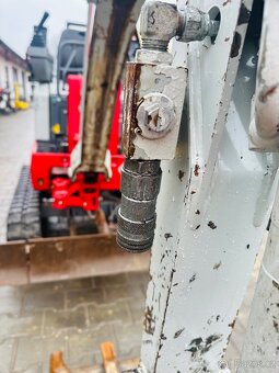 Pásové rypadlo Takeuchi TB 210 - 6