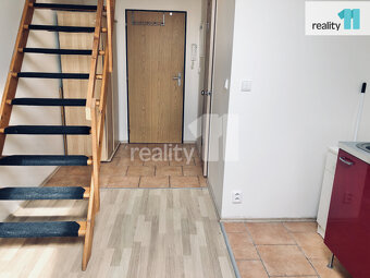 Byt 1+1 s parkovacím stáním, v Praze 12 (4) Točná - 6