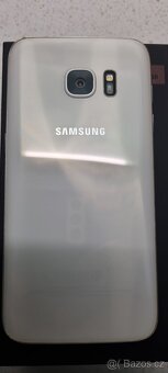 Prodám mobilní telefon Samsung Galaxy S7 v bílé barvě - 6