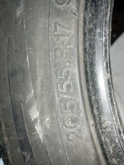 Pneu 205/55 R 17 - 6