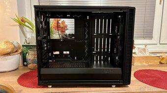 Fractal Design Define R6 Tempered Glass, USB- C - 6