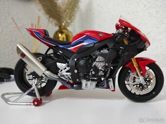 Model Honda CBR 1000 RR-R SP 1:9 - 6