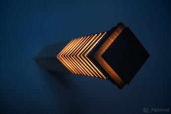 Ručně vyráběná dřevěná lampa z jasanu – design, atmosféra, t - 6