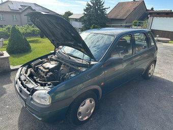 Opel Corsa 1,4i 44kW r.v.1997 najeto 175tis.km - 6