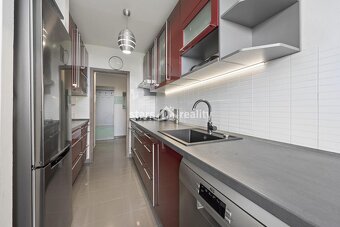 Prodej bytu 3+1/L, OV, 68 m2, ul. Pomořanská Praha - Troja - 6